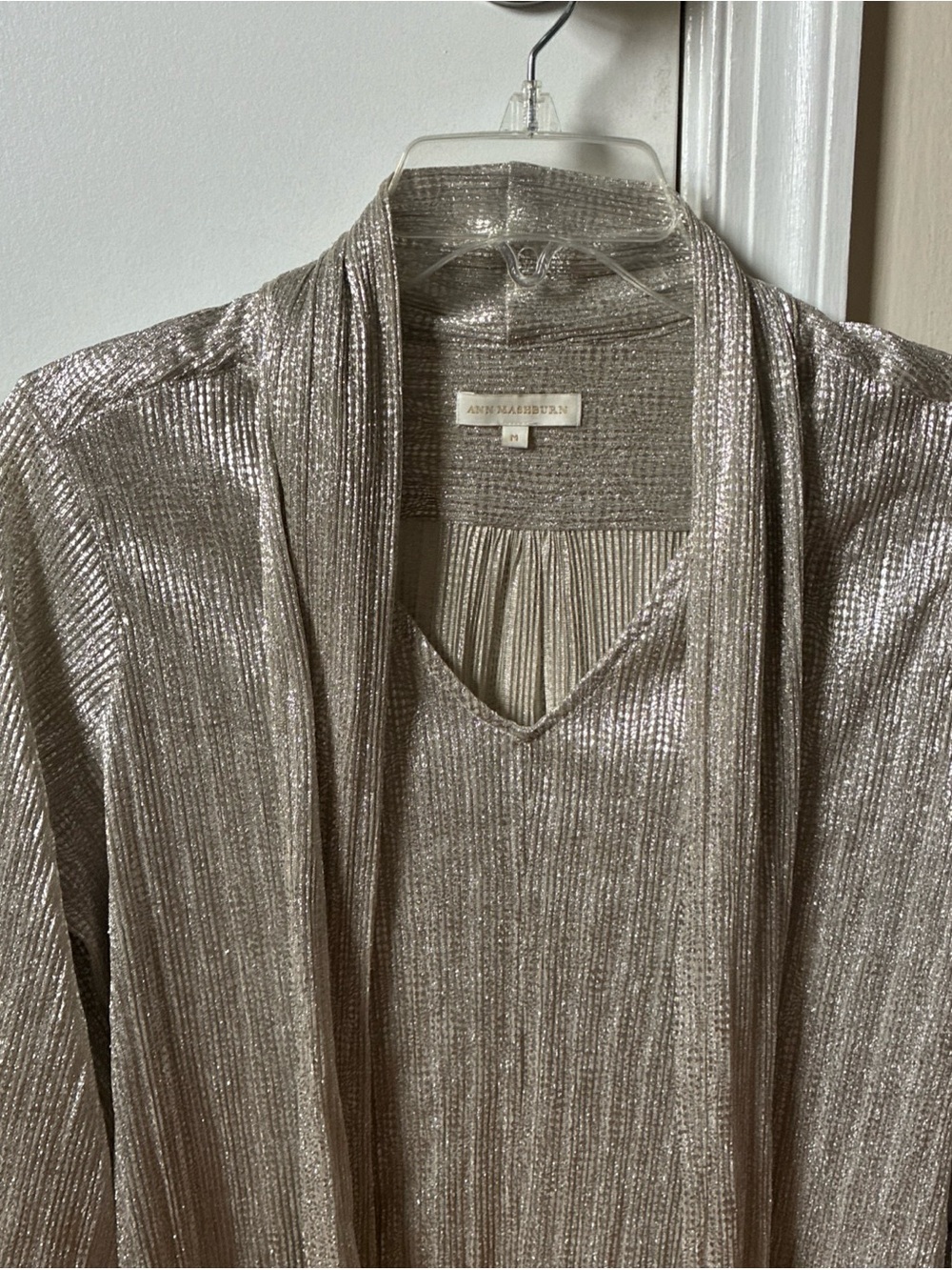 Ann Mashburn silver metallic tie neck long sleeve top size M - Picture 4 of 5